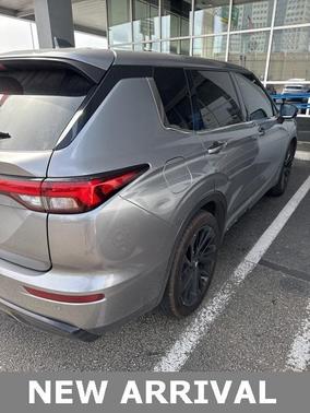 2022 Mitsubishi Outlander Black Edition