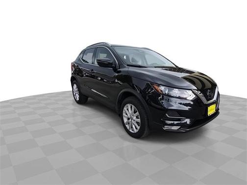2022 Nissan Rogue Sport SV