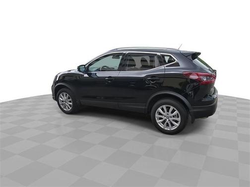 2022 Nissan Rogue Sport SV