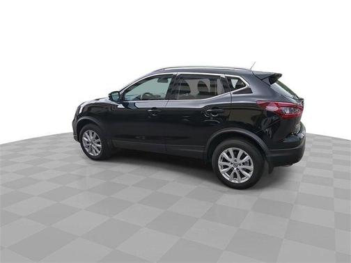 2022 Nissan Rogue Sport SV
