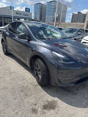 Stealth Gray 2025 Tesla Model Y Long Range
