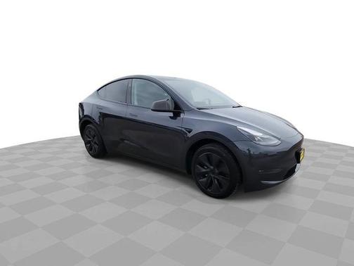 Stealth Gray 2025 Tesla Model Y Long Range
