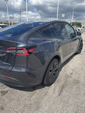 Stealth Gray 2025 Tesla Model Y Long Range