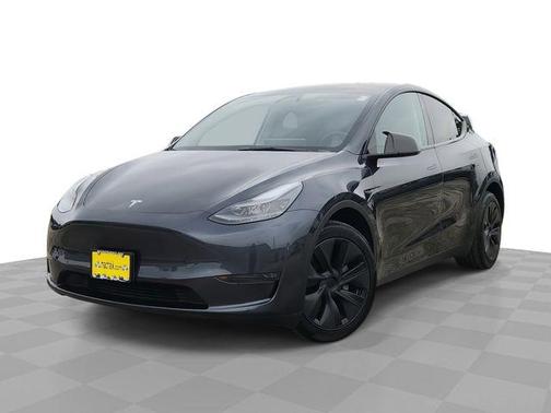Stealth Gray 2025 Tesla Model Y Long Range