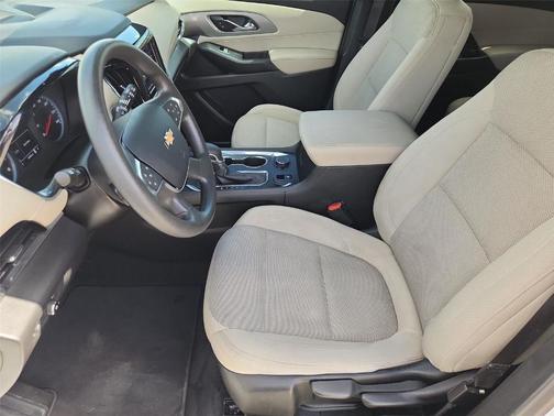 Summit White 2023 Chevrolet Traverse LS