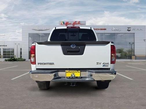 Glacier White 2019 Nissan Frontier SV