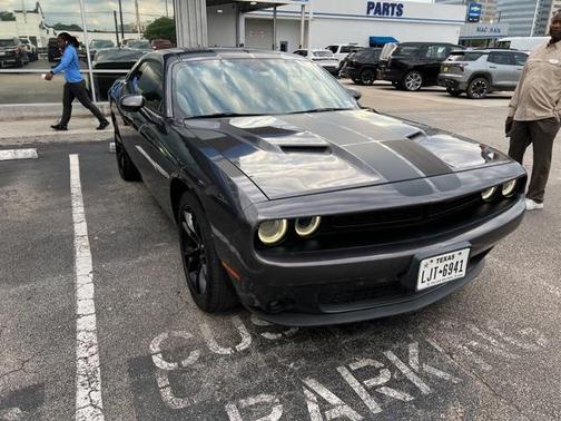 2016 Dodge Challenger SXT