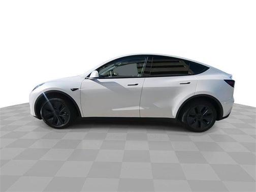 2025 Tesla Model Y Long Range