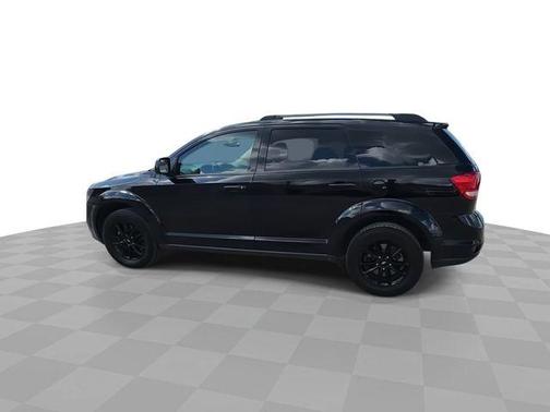 Pitch Black Clearcoat 2019 Dodge Journey SE