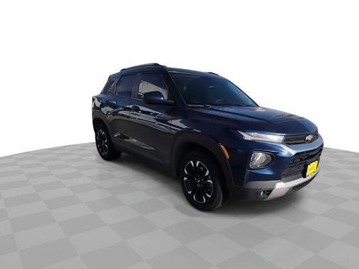Blue Glow Metallic 2022 Chevrolet Trailblazer LT