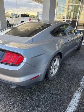 2022 Ford Mustang EcoBoost