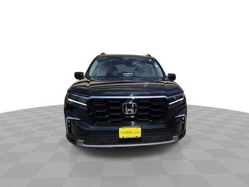 Crystal Black Pearl 2025 Honda Pilot Touring