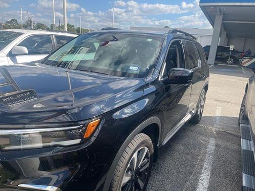 Crystal Black Pearl 2025 Honda Pilot Touring