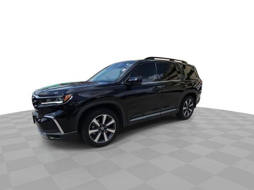 Crystal Black Pearl 2025 Honda Pilot Touring