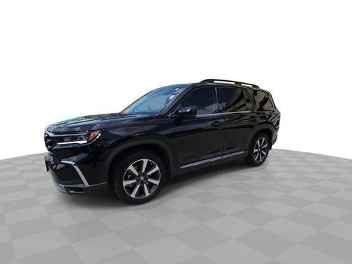 Crystal Black Pearl 2025 Honda Pilot Touring
