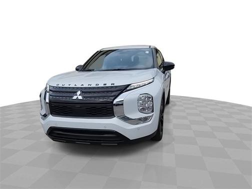 2023 Mitsubishi Outlander SEL