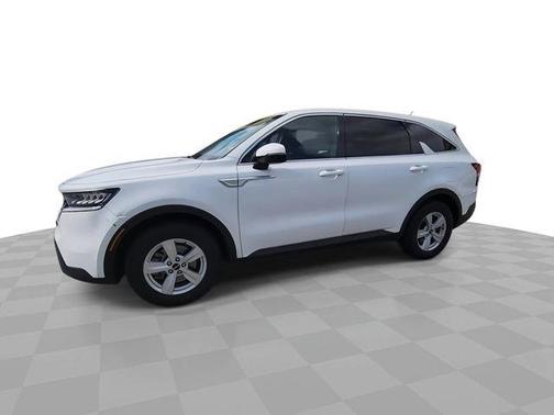 Glacial White Pearl 2022 Kia Sorento LX
