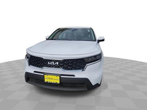 Glacial White Pearl 2022 Kia Sorento LX