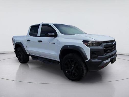 Summit White 2023 Chevrolet Colorado Trail Boss