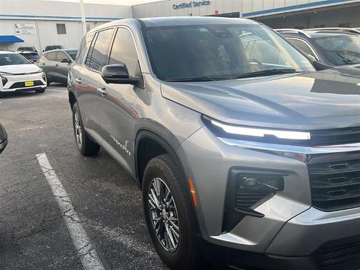 Sterling Gray Metallic 2024 Chevrolet Traverse LS