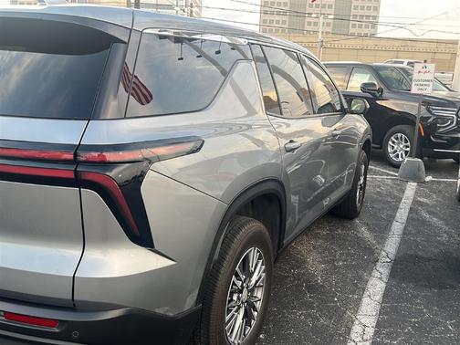 Sterling Gray Metallic 2024 Chevrolet Traverse LS