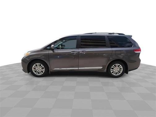 2013 Toyota Sienna XLE