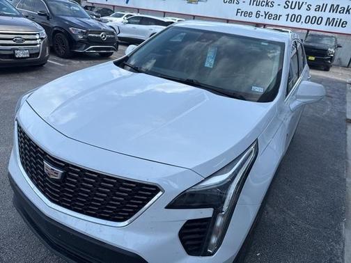 2022 Cadillac XT4 Luxury