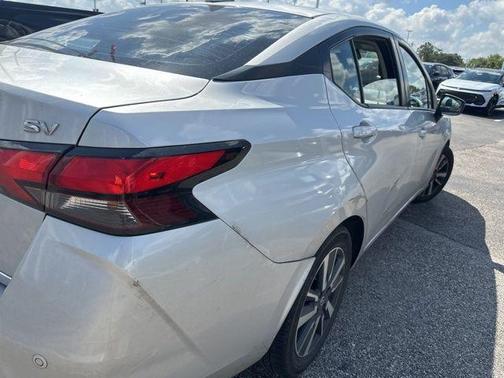 Brilliant Silver Metallic 2020 Nissan Versa 1.6 SV