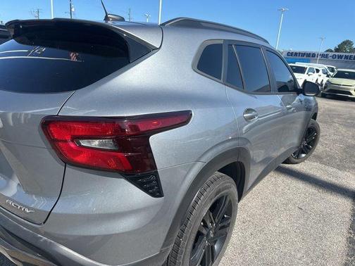 Sterling Gray Metallic 2025 Chevrolet Trax ACTIV