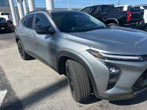 Sterling Gray Metallic 2025 Chevrolet Trax ACTIV