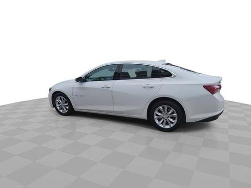 Summit White 2022 Chevrolet Malibu LT