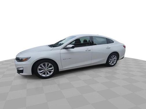 Summit White 2022 Chevrolet Malibu LT