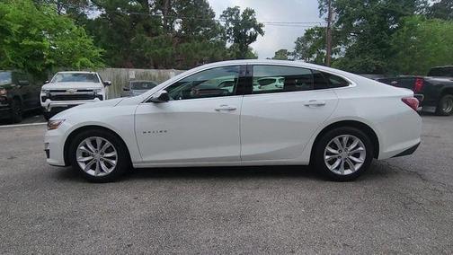 Summit White 2022 Chevrolet Malibu LT