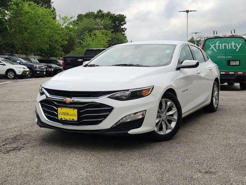 Summit White 2022 Chevrolet Malibu LT