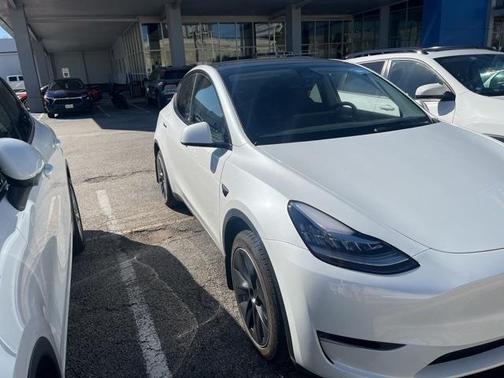 2023 Tesla Model Y Long Range