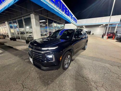 Black Metallic 2025 Chevrolet Traverse LT
