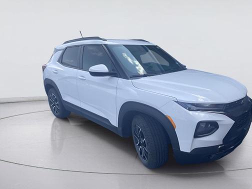 Summit White 2023 Chevrolet Trailblazer ACTIV