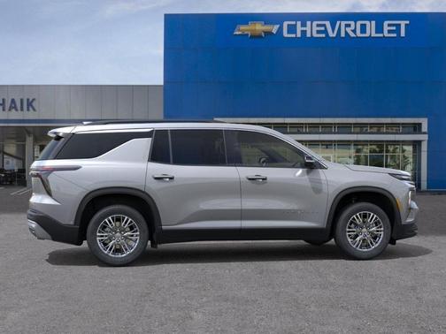 Sterling Gray Metallic 2026 Chevrolet Traverse LT