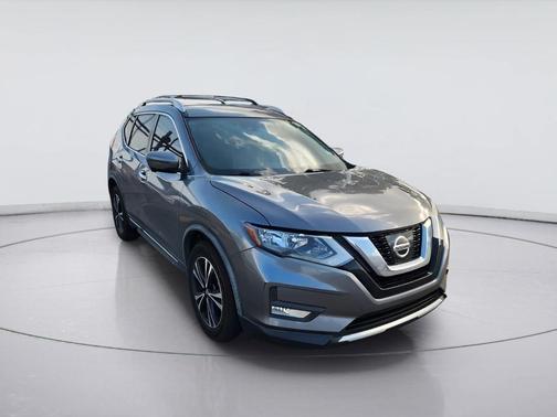 Gun Metallic 2017 Nissan Rogue SL