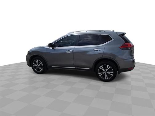 Gun Metallic 2017 Nissan Rogue SL