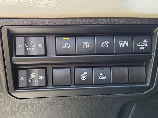 2023 Toyota Tundra Hybrid Capstone