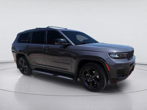 Metallic 2022 Jeep Grand Cherokee L Laredo