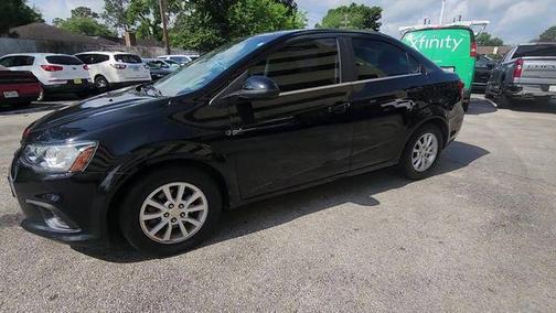 Mosaic Black Metallic 2019 Chevrolet Sonic LT