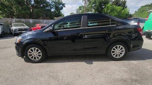 Mosaic Black Metallic 2019 Chevrolet Sonic LT