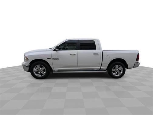 2016 RAM 1500 SLT