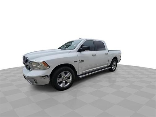 2016 RAM 1500 SLT