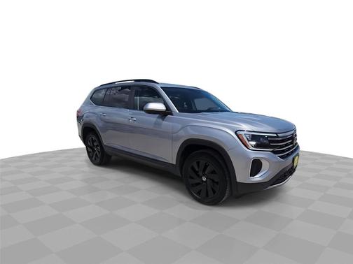 Silver Bird Metallic 2024 Volkswagen Atlas 2.0T SE w/Technology