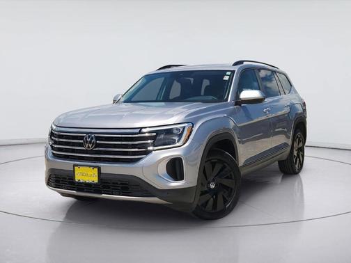Silver Bird Metallic 2024 Volkswagen Atlas 2.0T SE w/Technology