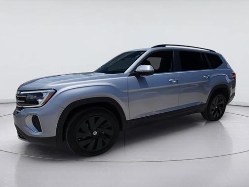 Silver Bird Metallic 2024 Volkswagen Atlas 2.0T SE w/Technology