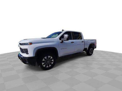 Summit White 2025 Chevrolet Silverado 2500 Custom